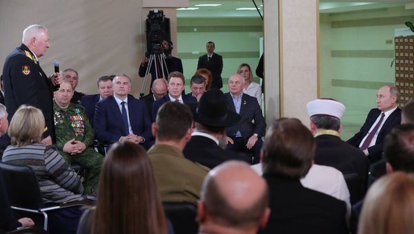 Рабочая поездка президента РФ В. Путина в Крым Рабочая поездка президента РФ В. Путина в Крым