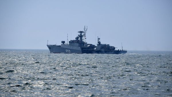 Совместные учения крымских пограничников с авиацией ФСБ и Черноморским флотом
