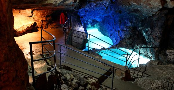 Пещера Красная в Крыму Пещера Красная в Крыму