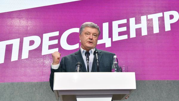Петр Порошенко в своем предвыборном штабе