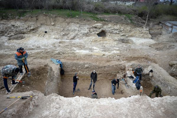 Раскопки на внешнем склоне четвертого бастиона в Севастополе Раскопки на внешнем склоне четвертого бастиона в Севастополе
