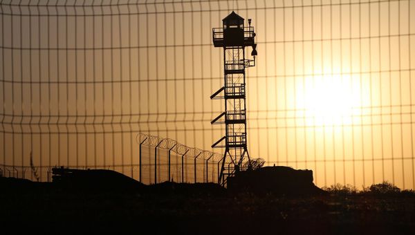 Стена на украино-российской границе