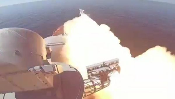 Видео ракетных стрельб во время учений российских военных кораблей в Черном море Видео ракетных стрельб во время учений российских военных кораблей в Черном море