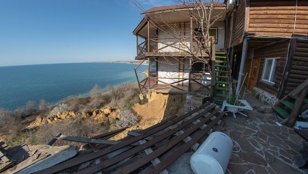 Оползневая зона на мысе Толстый в Севастополе