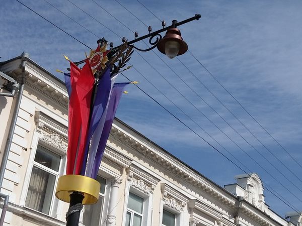 Консоли с орденами Великой Отечественной войны в центре Симферополя
