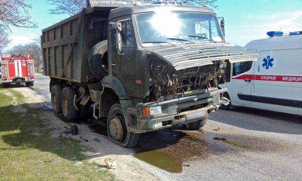 Тройное ДТП с грузовиком на востоке Крыма