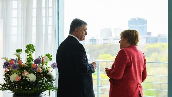 Президент Украины Петр Порошенко и канцлер Германии Ангела Меркель