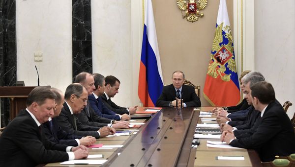 Президент РФ В. Путин провел заседание Совбеза РФ