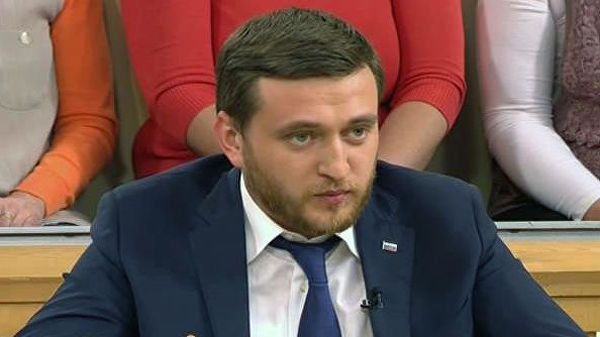 Стоп-кадр передачи на Первом канале с участием политического деятеля Павла Пятницкого