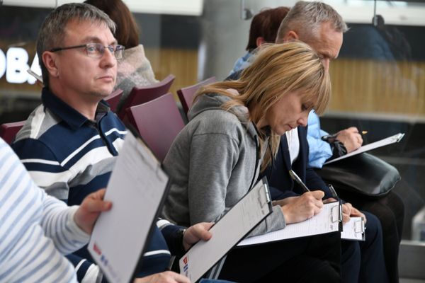Участники акции Тотальный диктант в аэропорту Симферополь. 13 апреля 2019