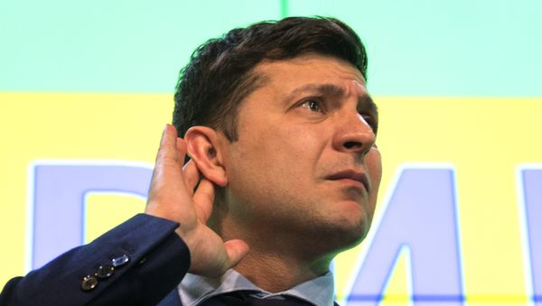 Кандидат в президенты Украины, актер Владимир Зеленский в своем избирательном штабе в Киеве
