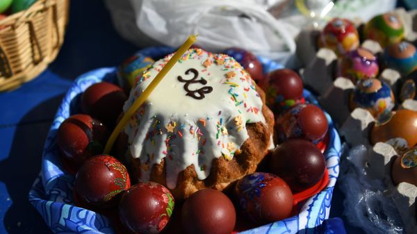 Освящение пасхальных куличей и яиц в Великую субботу