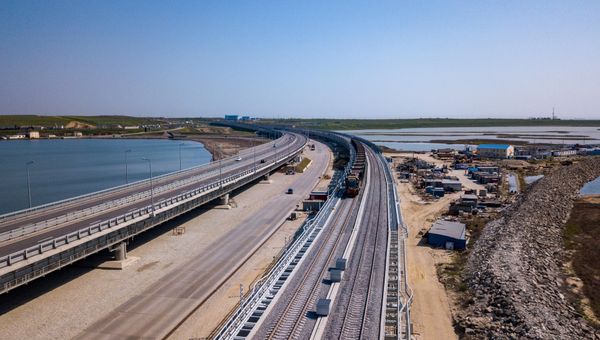 Строительство железнодорожной части Крымского моста