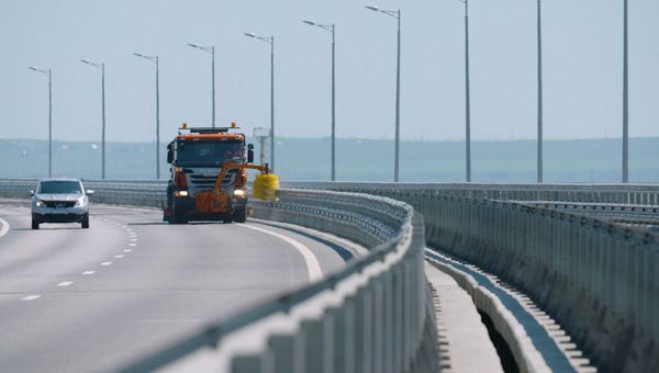 Работа службы эксплуатации автодорожной части Крымского моста Работа службы эксплуатации автодорожной части Крымского моста