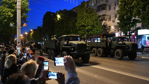 Первая репетиция парада Победы в Симферополе