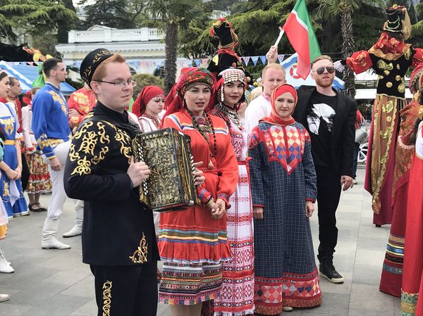 Церемония закрытия Всероссийского межнационального молодежного фестиваля Мозаика языков коренных народов России. Крымский маяк 3.0 в Ялте