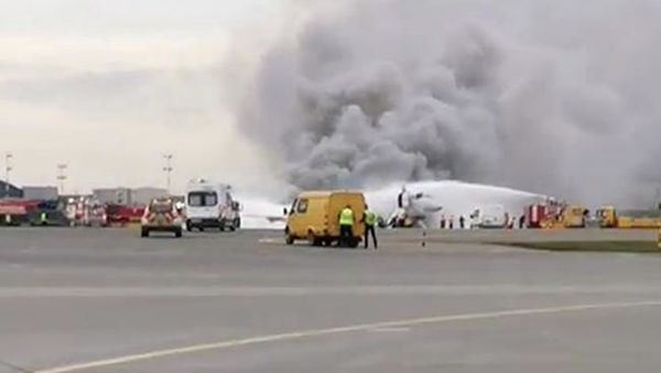 Ликвидация возгорания на самолете в аэропорту Шереметьево