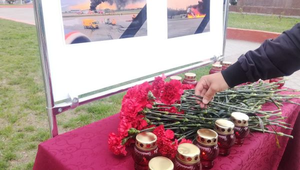Народный мемориал в Симферополе в память о погибших в Шереметьево