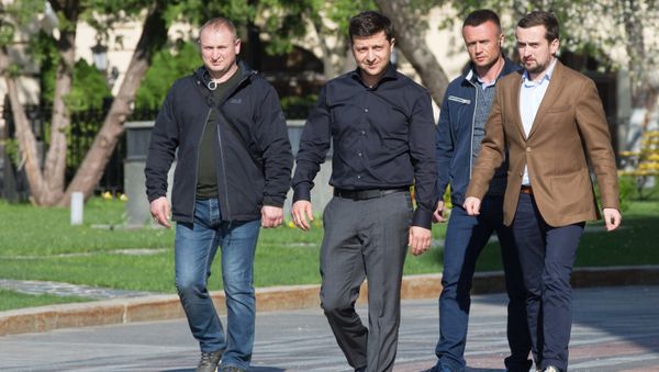Брифинг избранного президента Украины В. Зеленского Брифинг избранного президента Украины В. Зеленского