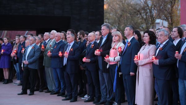 Патриотическая акция Зажги свечу памяти на территории мемориального комплекса жертвам фашистской оккупации Крыма Концлагерь Красный в селе Мирное Симферопольского района. 7 мая 2019