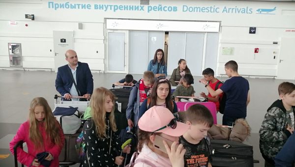 В аэропорт Симферополь прибыли дети из Сирии В аэропорт Симферополь прибыли дети из Сирии