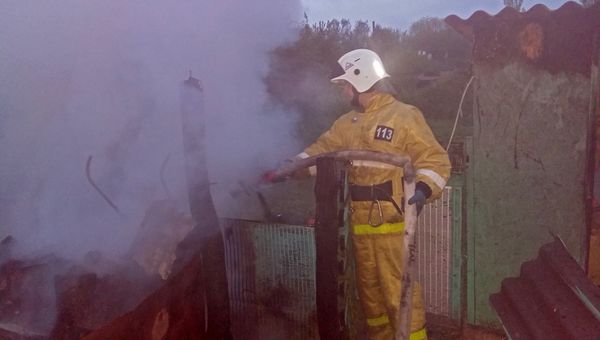 Пожар в селе Курское Белогорского района Пожар в селе Курское Белогорского района