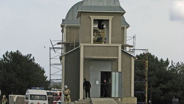 Специалисты крымского главка МЧС РФ совместно с правоохранителями и медиками предотвратили попытку суицида мужчины в Феодосии