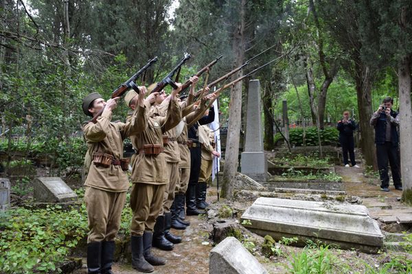 В Ялте перезахоронили останки воинов, погибших в Великой Отечественной войне