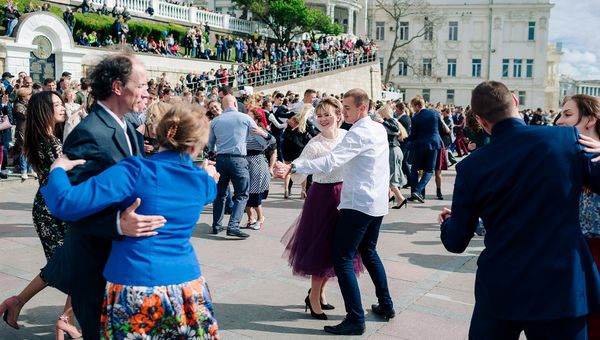 Танцевальный флешмоб За Победу танцуй до победного! в Севастополе