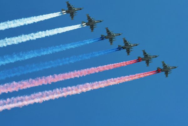 Штурмовики Су-25 БМ на генеральной репетиции военного парада на Красной площади Штурмовики Су-25 БМ на генеральной репетиции военного парада на Красной площади