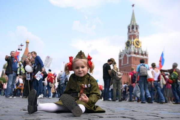 Участница акции Бессмертный полк в Москве Участница акции Бессмертный полк в Москве