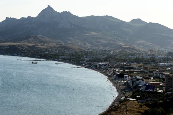 Поселок Коктебель в Крыму Поселок Коктебель в Крыму
