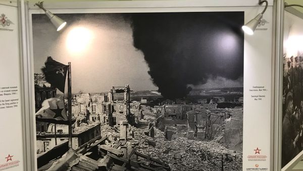 Выставка в аэропорту Шереметьево, посвященная 75-й годовщине освобождения Крым от немецко-фашистских захватчиков