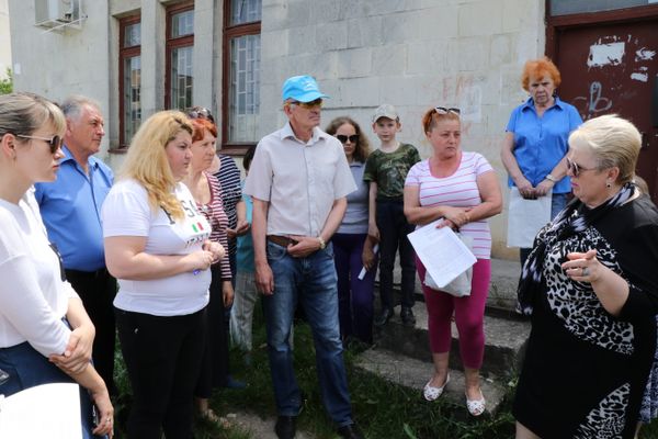 Глава администрации Симферополя Наталья Маленко провела встречу с жителями микрорайона Каменка