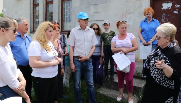 Глава администрации Симферополя Наталья Маленко провела встречу с жителями микрорайона Каменка