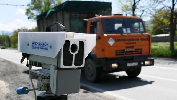 Работа мобильного комплекса фиксации нарушений ПДД в Крыму