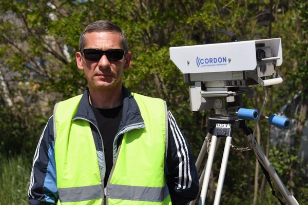 Работа мобильного комплекса фиксации нарушений ПДД в Крыму