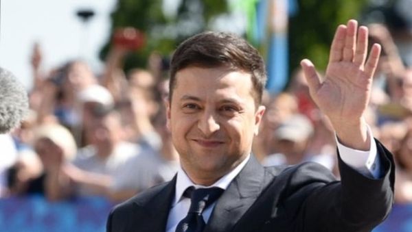 Избранный президент Украины Владимир Зеленский перед началом церемонии инаугурации в Верховной Раде в Киеве