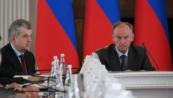 Секретарь Совета безопасности РФ Николай Патрушев на целевом выездном совещании в Ливадии