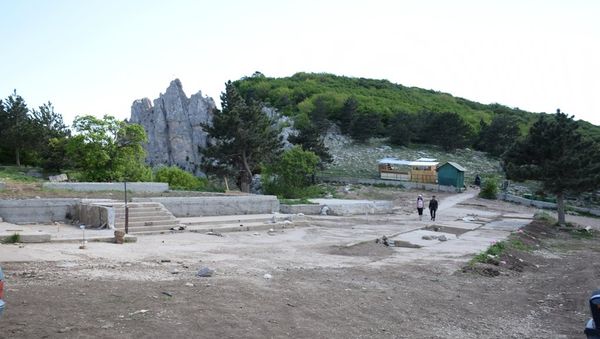 На плато Ай-Петри зачистили от незаконной торговли территорию у верхней станции канатной дороги