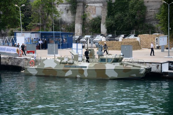 Военно-морской салон в Севастополе. Быстроходный патрульный катер Раптор