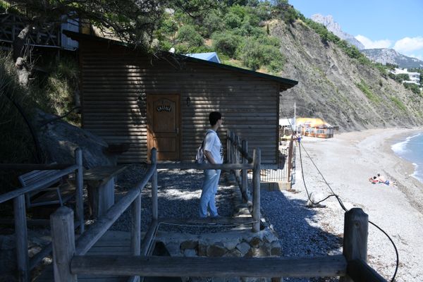Пляж в Алупке