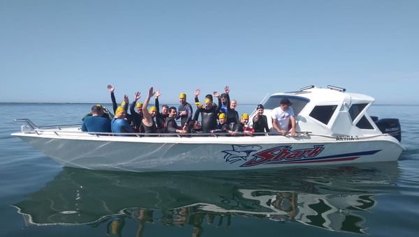 Участники заплыва X-Waters Kerch Strait в Керченском проливе