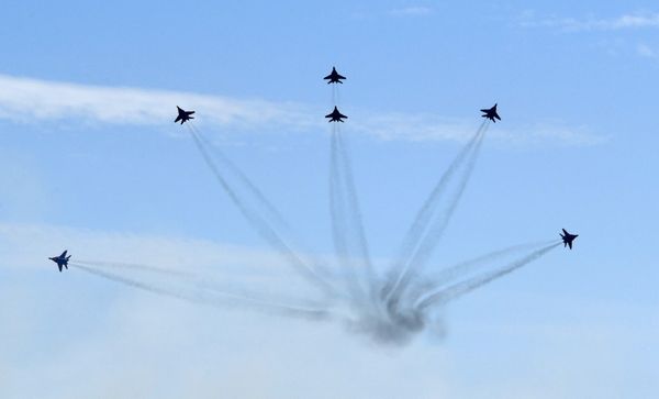 Шоу Авиамикс в рамках всероссийского этапа конкурса Авиадартс-2019 Шоу Авиамикс в рамках всероссийского этапа конкурса Авиадартс-2019