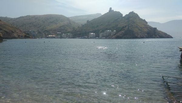 Акваторию у пляжа Мраморный в Балаклаве очистили от мусора Акваторию у пляжа Мраморный в Балаклаве очистили от мусора