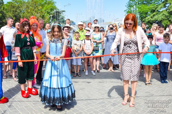  В Евпатории проходит карнавал, посвященный началу курортного сезона и Международному дню детей 