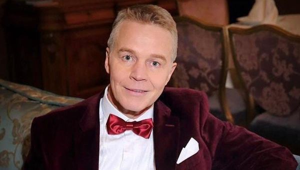 Актер Александр Кузнецов