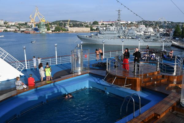 На палубе круизного лайнера Князь Владимир