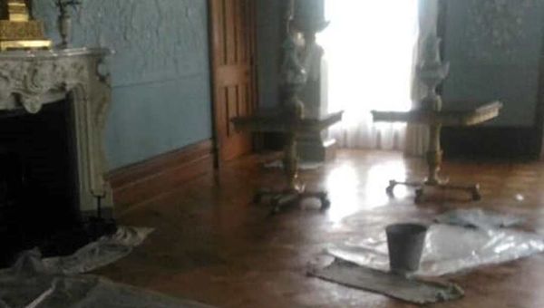 В Алупке из-за ливня в Воронцовском дворце произошла течь