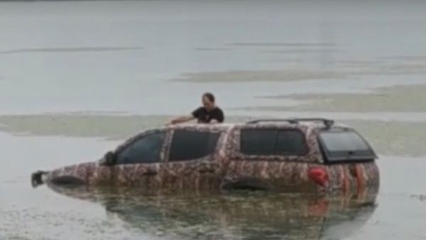 В водохранилище в Симферополе утонул пикап
